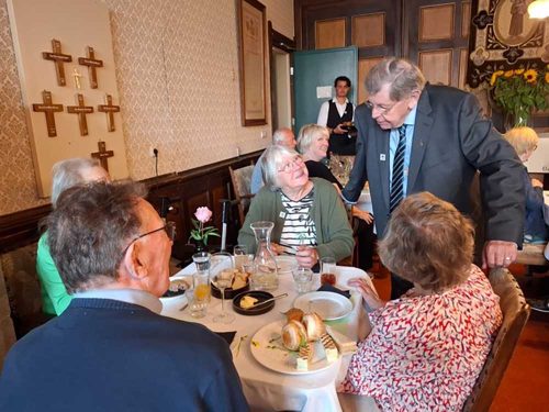 a11ebdb8-b398-4f27-bb38-0dddc14d781b