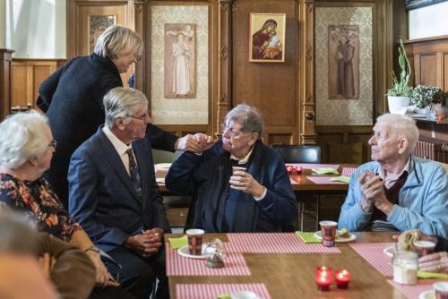 Joke, Petra, pastor Bob van Oploo, Savio, en Ton